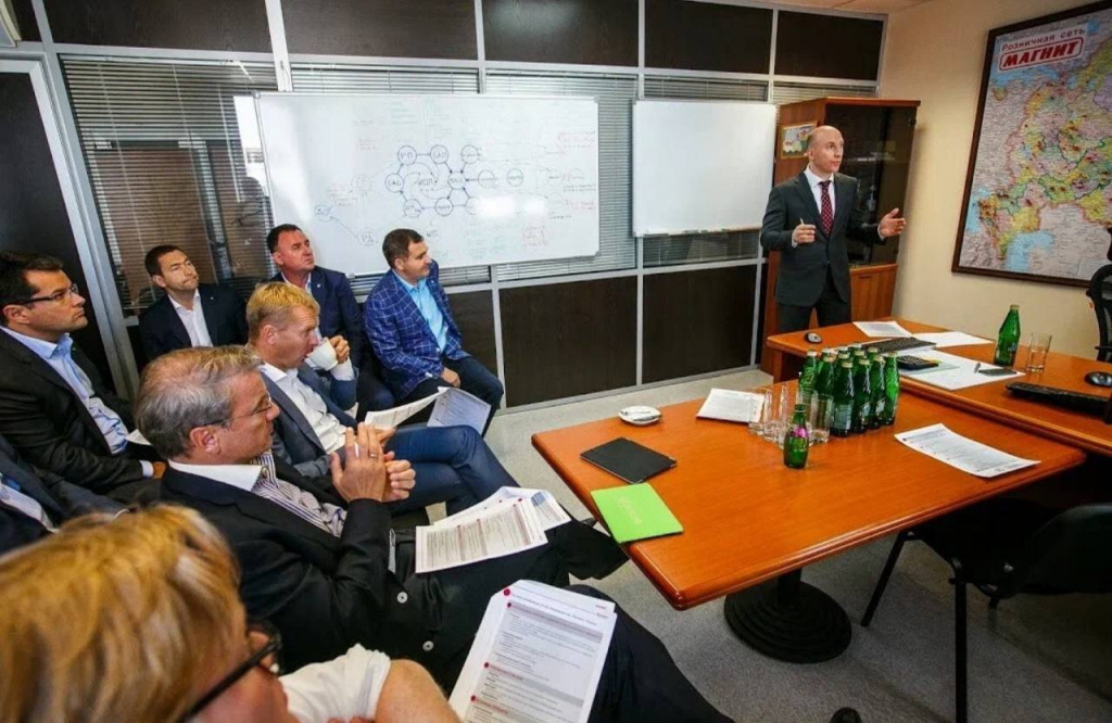 Стратегическая сессия руководства сети магазинов: планирование векторов развития на совете директоров Стратегическая сессия руководства сети магазинов: планирование векторов развития на совете директоров